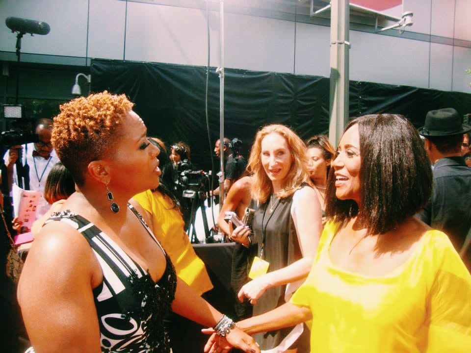 AverySunshine's tweet photo. Repost from @MARGARETAVERY85. It’s always an honor to give this icon, muse, and one of the reasons that I do what I do, the flowers that she deserves! 😘😘😘 #KeepShinin #ShineNoMatterWhat https://t.co/HcjOxeUqDY