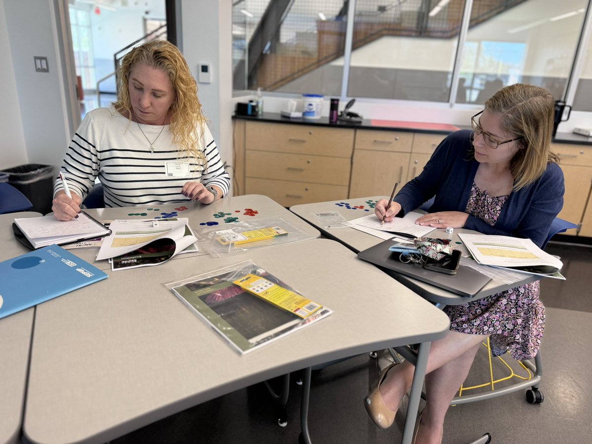 Steph4Science's tweet image. Modeling antibiotic resistance with Ts in Montgomery County, PA. A great way to start your students talking about evolution on day one! #ngss #explorebeforeexplain #phenomena