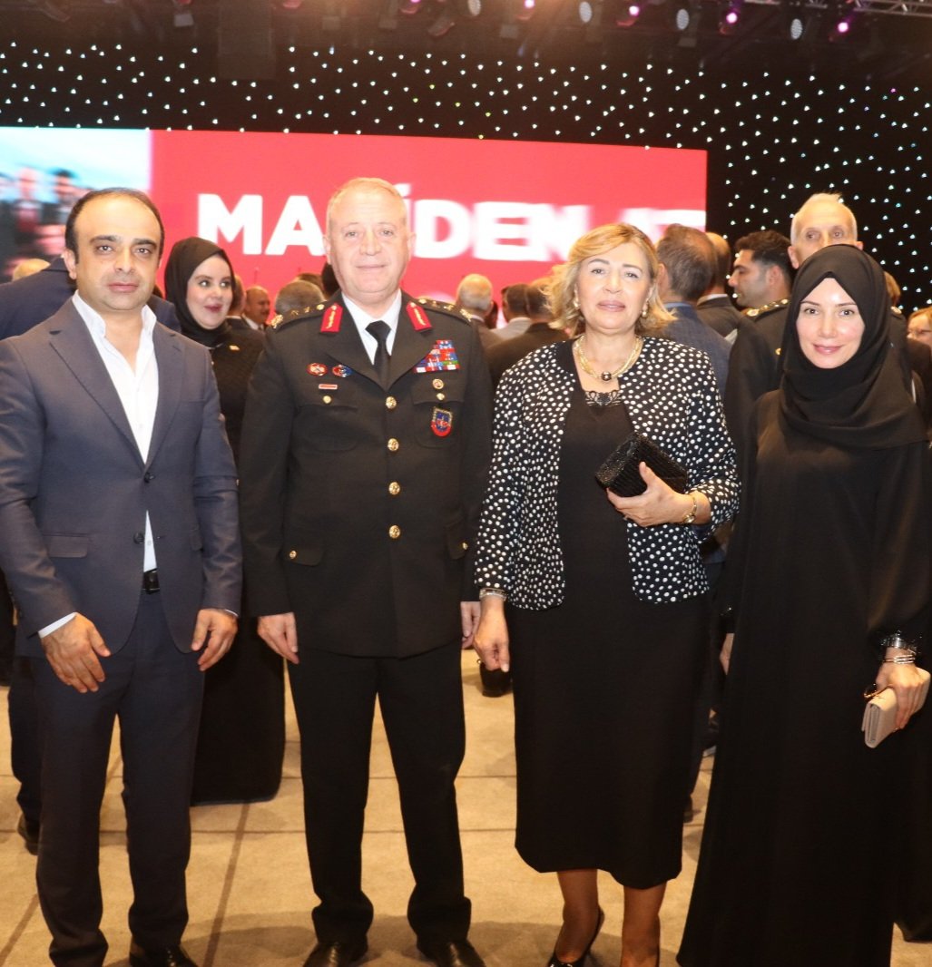 mehmetsofuoglu's tweet photo. İstanbul Valimiz Sn. Davut Gül

Jandarma Komutanı Tümgeneral Sn. Yusuf Kenan Topçu

Emniyet Müdürü Sn. Zafer Aktaş

Cumhurbaşkanlığı Güvenlik ve Dış Politikalar Kurulu üyesi Prof. Dr. Mesut Hakkı Caşın ile
Valilik tarafından düzenlenen resepsiyonda bir araya geldik

@iyilikvakfi https://t.co/zmWaqYjmpB