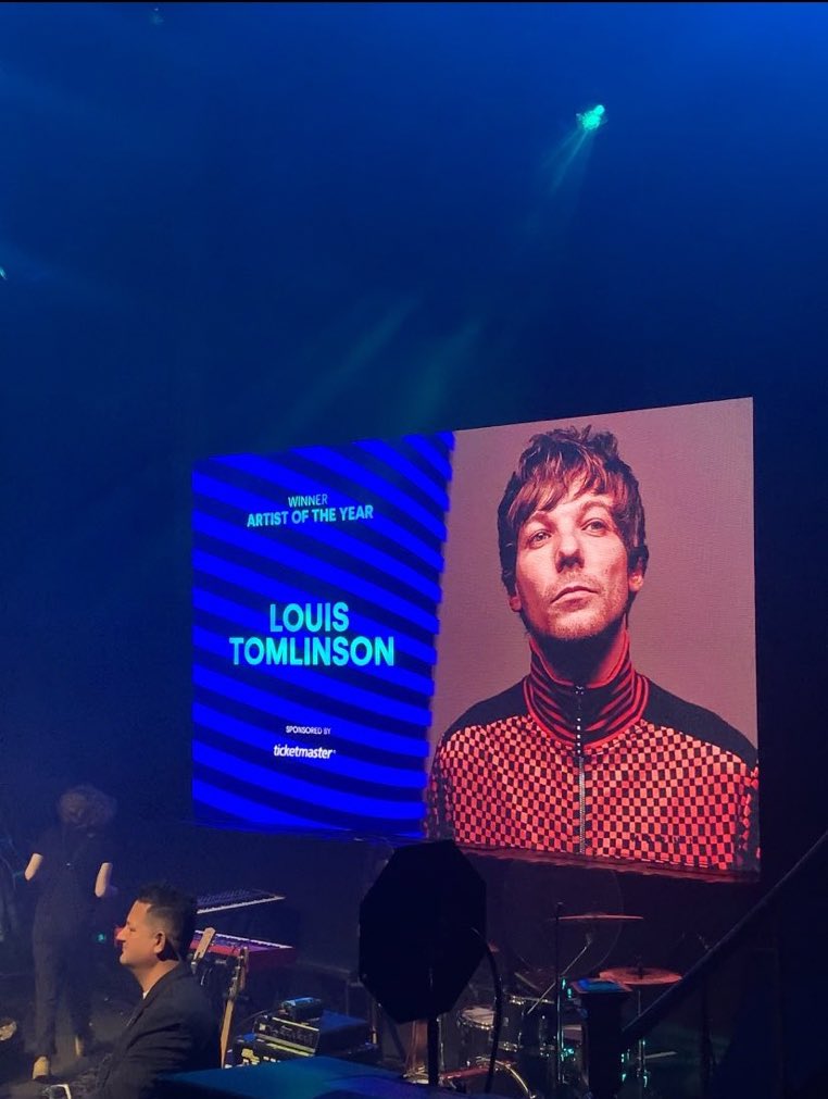 Louis Tomlinson has won Artist Of The Year at the #NorthernMusicAwards today!🩵

📸: nordoffrobbins