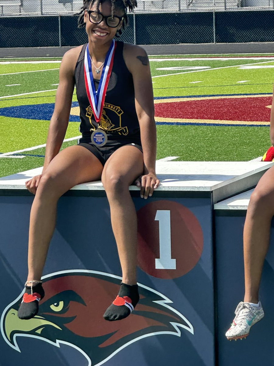 🚨Next kid to punch they 🎫 to sectionals 100m with a 11.92 @iamayaik and First 100 girls region Champion congrats queen keep grinding.