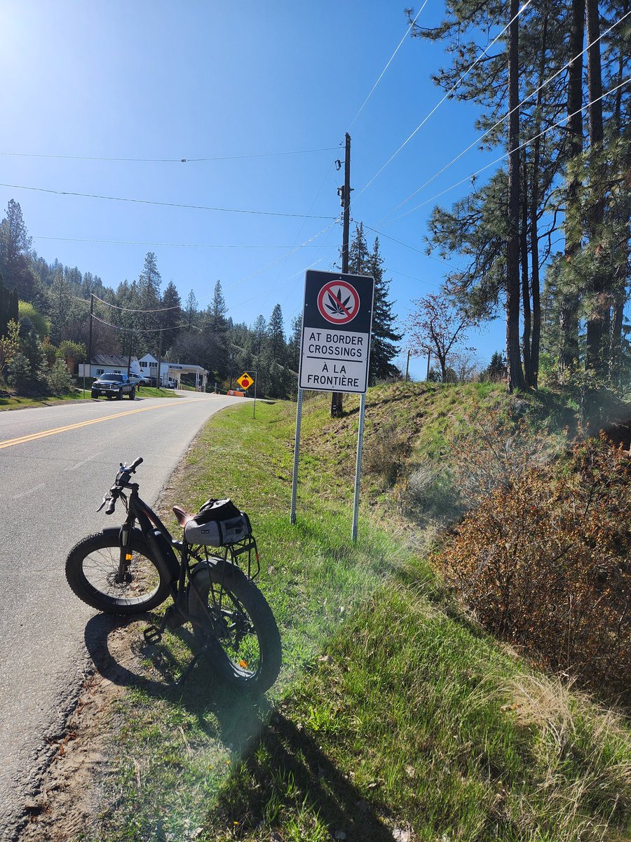 ScottPh25130098's tweet image. Fuck it ! I'll light up a Fatty and turn around . #MileZero