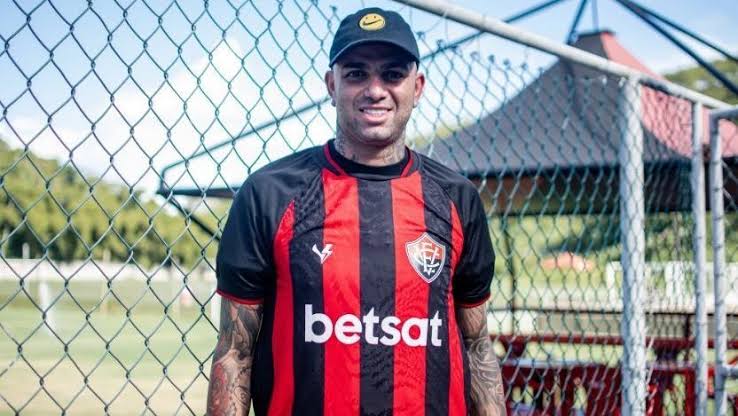 Jhon Kennedy: afastado por indisciplina

Gabigol: suspenso por julgamento

Deyverson: afastado por indisciplina

Luan: contrato rescindido 

Augusto Melo tem a oportunidade de montar o ataque Esquadrão Suicida para salvar o Corinthians