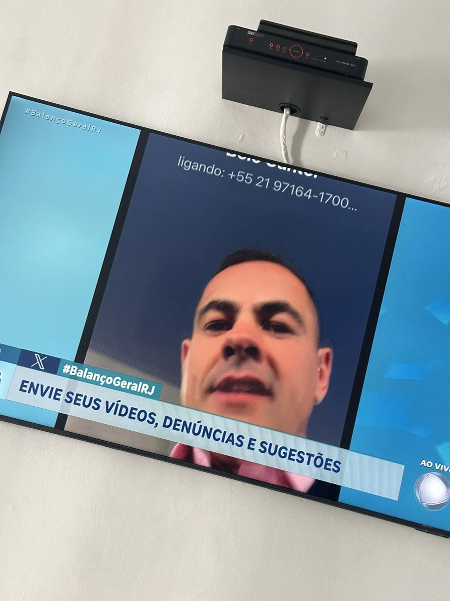 igorgualandi's tweet photo. @tinojunior deu molinho kkk
Vazou o número do @CantorBelo ao vivo 
Kkkkk https://t.co/GE3BakWTnb