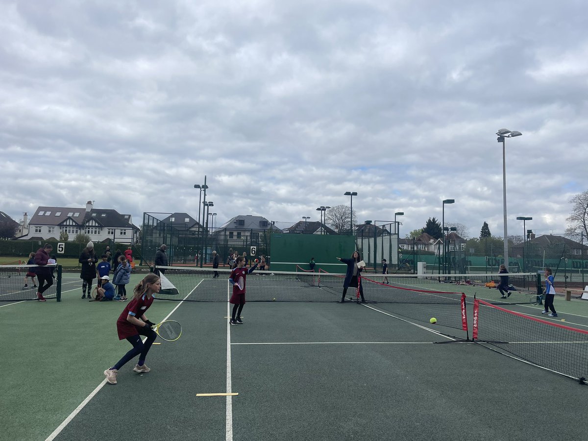 Congratulations to our Yr 3 & 4 borough tennis champions @LatchmereSchKT2 who will now go forward to represent Team Kingston at the @LdnYouthGames in June. Well done to all the schools who took part & big 👏also to Grand Ave 🥈& @SHSGirlsPrep 🥉@YourSchoolGames 🎾