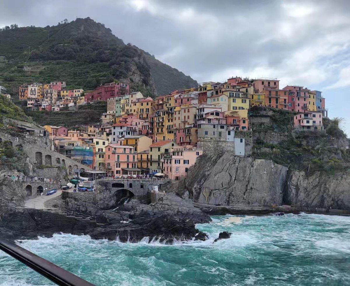 The ever beautiful Cinque Terre! 
#inliguria #italy #EGTour #Italia #traveltuesday