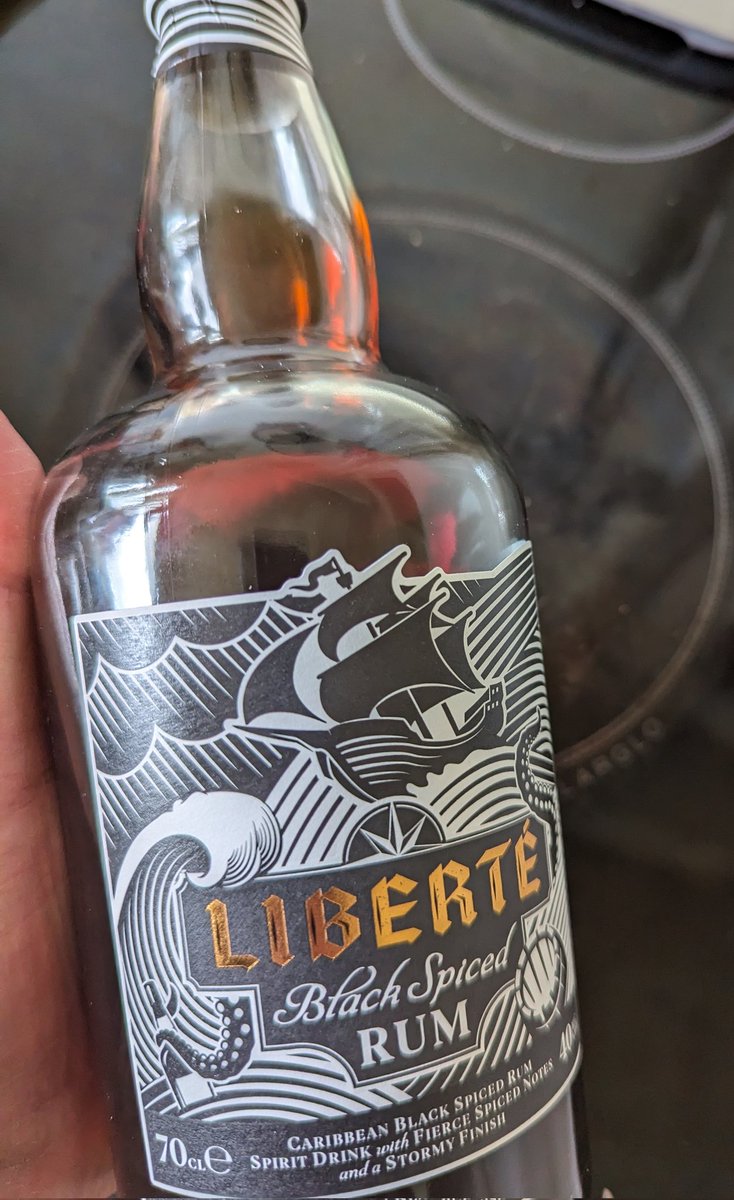 Robadam69's tweet photo. #RumOclock Dropped on this beauty today. It's similar to Lambs but more rounded & under £16. 40% Lidl #rum #win https://t.co/hhSgcORY2T