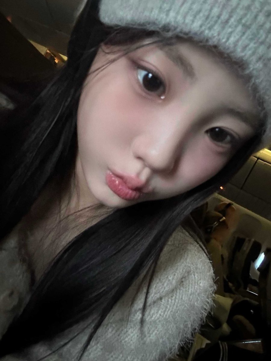 ILLIT_twt's tweet image. 