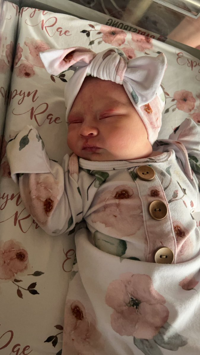 HannahMain6's tweet photo. my baby🩷 https://t.co/U9UX60CiMK