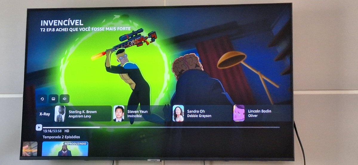 7ubarao's tweet photo. Nerd Alert: 
Ainda sem acreditar que colocaram uma arma do Fortnite na animação de Invencivel, só pra divulgar a parceria deles https://t.co/fOKw8laM1V