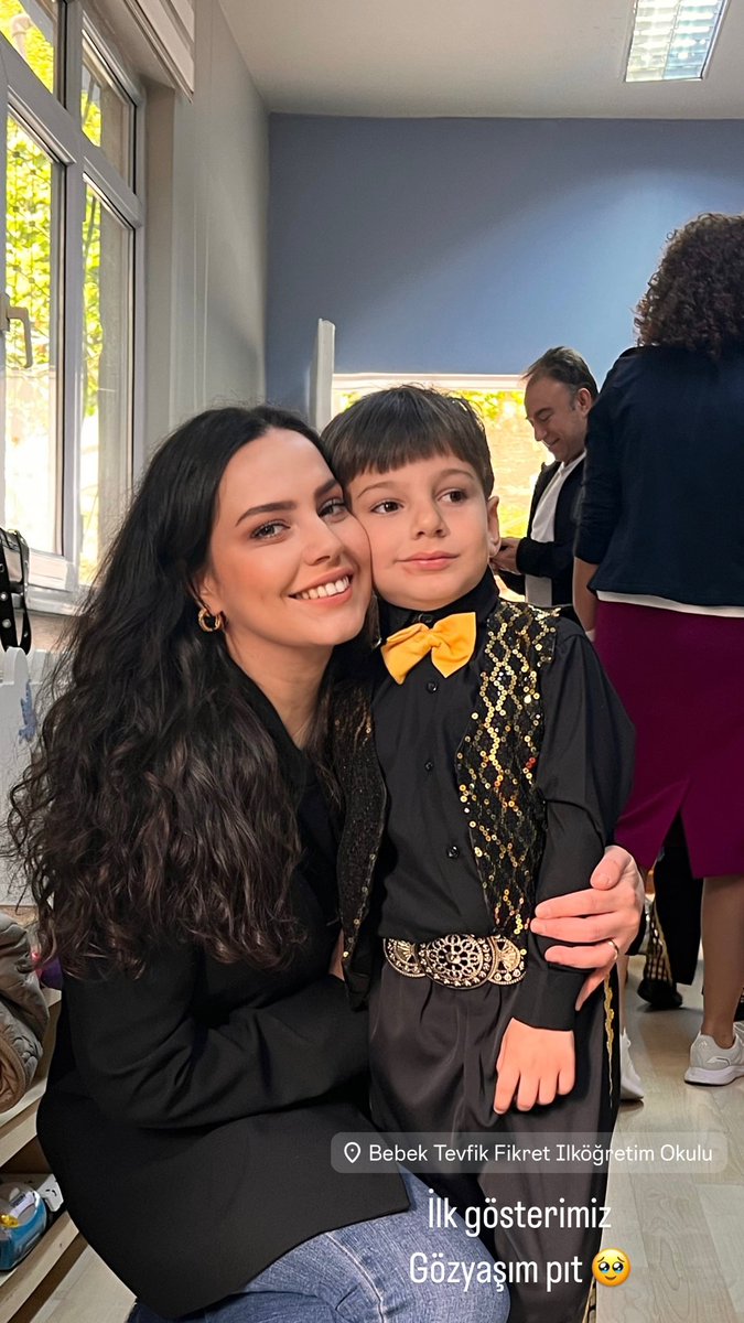 oznurbayraktarr's tweet image. Bütün yavruların bayramı kutlu olsun .. Gelecek güzel günleriniz ışıklarla dolsun ☀️
#23NisanUlusalEgemenlikVeCocukBayrami 🌟🌟 #canımoğlum