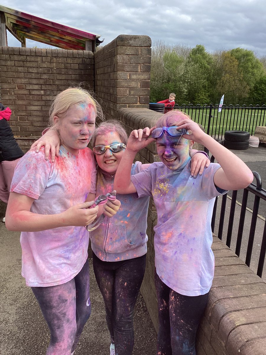 #joeyscolourrun #joeyspe. Just a few shots to show what a great time was had by all!  @stjs_staveley @ShapeLearning