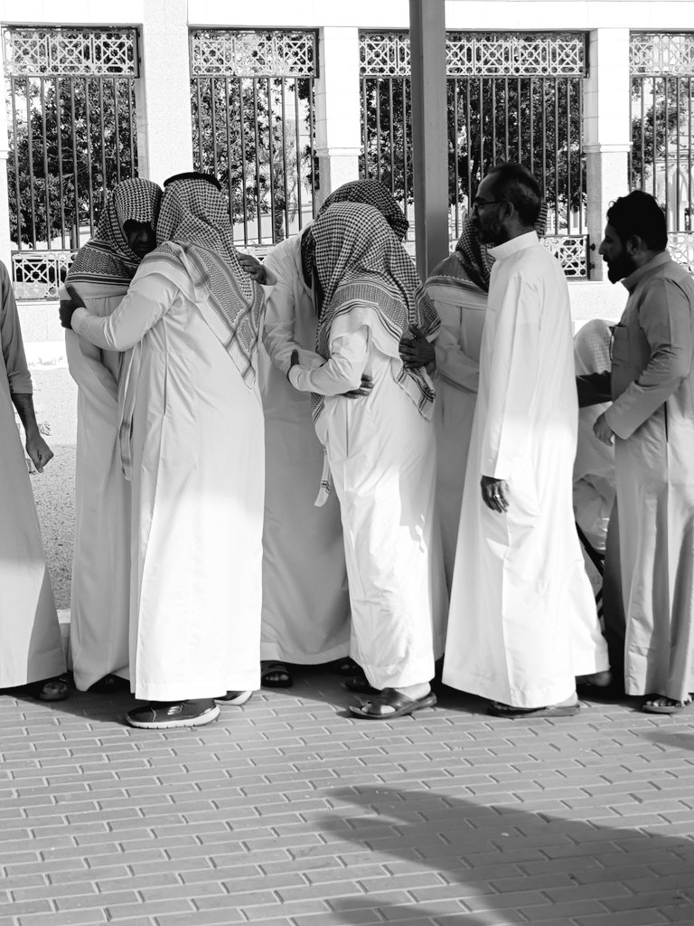 shahid_7afiz's tweet photo. امي والدة أخي عبدالله عبدالعزيز في ذمة الله رحمها وربط على قلبك وجبر روحك @abbodart1 https://t.co/rFN2cD1sMV