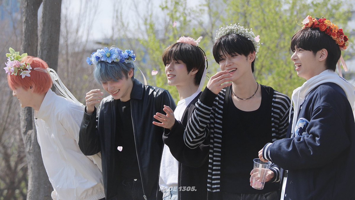 PAGE_1305's tweet photo. 𝙏𝙊𝙂𝙀𝙏𝙃𝙀𝙍.
𝘼𝙇𝙒𝘼𝙔𝙎, 𝙁𝙊𝙍𝙀𝙑𝙀𝙍.

⋆˚✿˖° 𐙚 ₊ ⊹ ♡

#투모로우바이투게더 
#TOMORROW_X_TOGEHTER https://t.co/kE56Mc8tPU