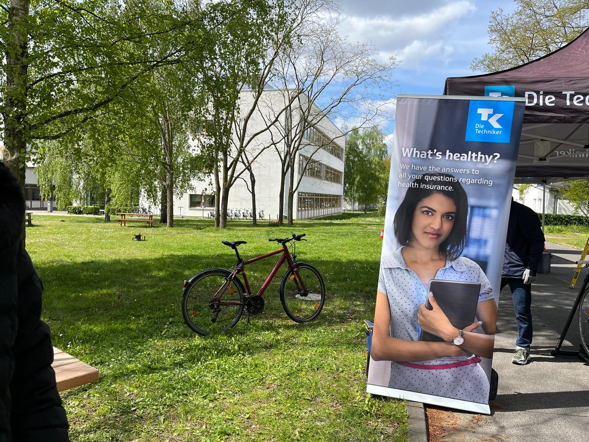 🚴 Enhancing health and wellness while commuting! Today, @campusbuch hosted a #BikeFitting session by @DieTechniker. Bike coaches provided personalized ergonomic adjustments and technical checks, ensuring a comfortable and safe ride for all. #HealthyCommute #WorkplaceWellness