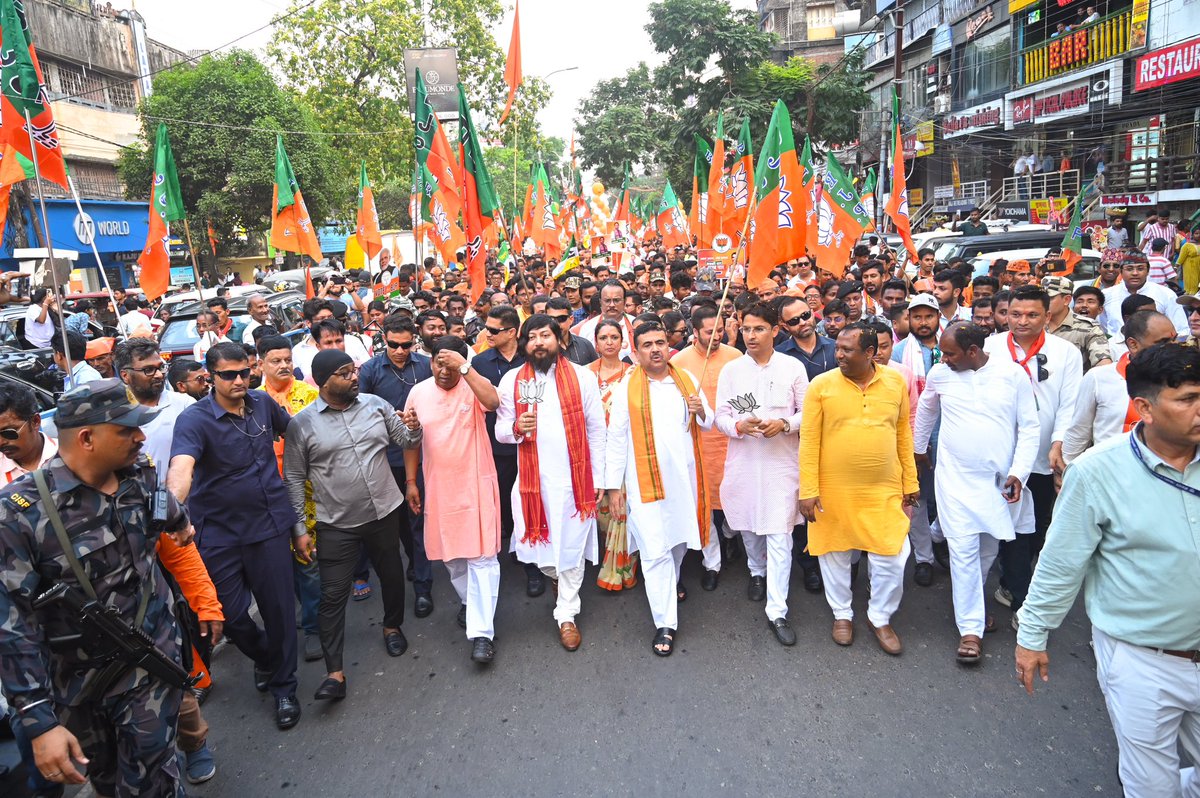 Ahead of the upcoming #LokSabhaElections2024, some special moments of election campaign in support of @BJP4India‘s candidate Shri @RajuBistaBJP ji in Darjeeling Lok Sabha constituency, along with Shri @KirenRijiju ji, Shri @SuvenduWB ji & leaders and karyakartas of @BJP4Bengal