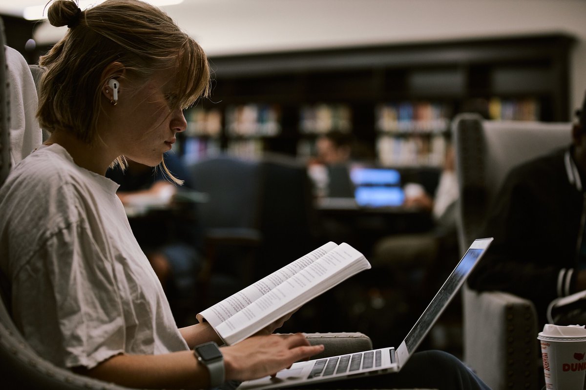 MBTSAdmissions's tweet photo. Online Preview Day is TODAY, 1:30-2:30pm CST. 💻

If you’re interested in studying with us on the undergraduate, masters, or doctoral level, register for this virtual event here ➡️ https://t.co/sWx7UdZBuQ

We’d love to host you online and answer your questions! https://t.co/mk4iVdSYad