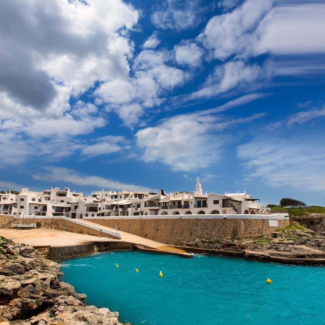 stefanemota1's tweet photo. 🇪🇸 Bem-vindo a #Binibeca em #Menorca. A encantadora vila distingue-se pelas suas casas caiadas de branco. 🏚️ Gostava de conhecer? 😉
👉 Peça o seu orçamento personalizado:
https://t.co/myhUm531hK
📧 𝒊𝒍𝒉𝒂𝒗𝒐@𝒂𝒏𝒄𝒐𝒓𝒂𝒈𝒐𝒍𝒅.𝒑𝒕
#viajaréviver #ancoragoldviagens https://t.co/kXgTlawf5S
