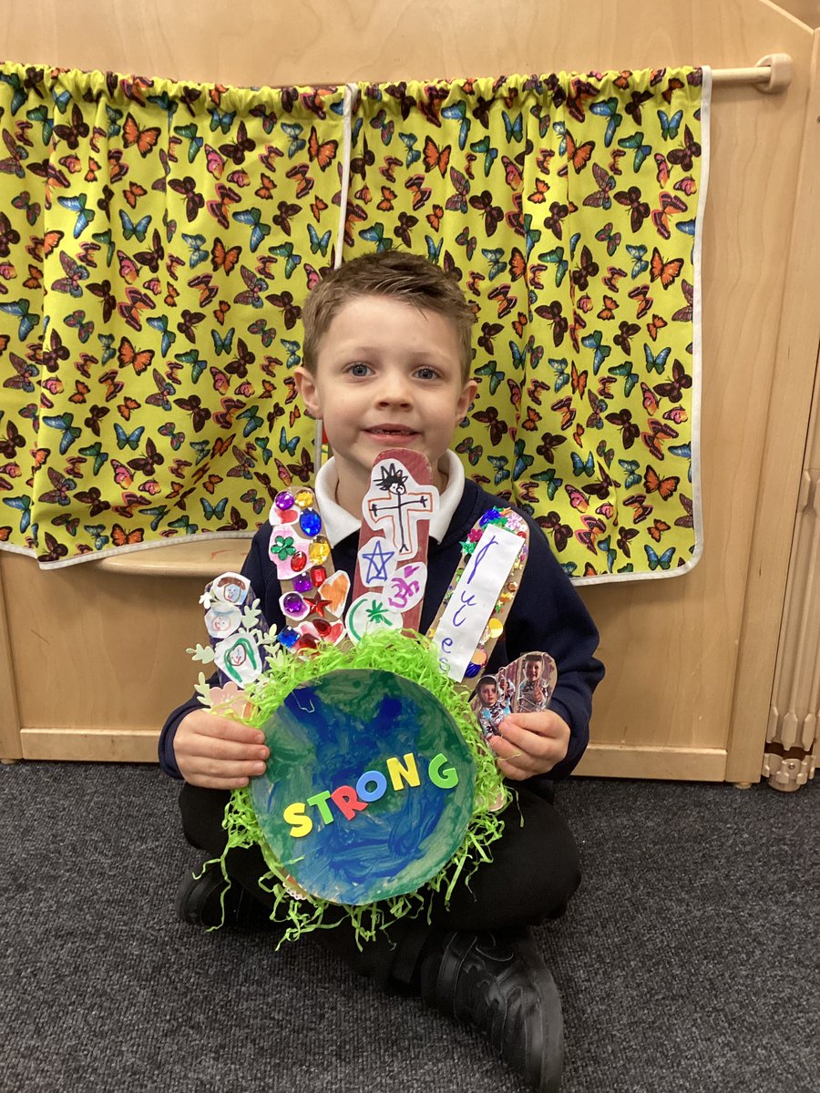 AS from FS2 has produced this beautiful project. He has included our celebration of Earth Day with our holiday topic of ‘Stronger Together’. Love it! 🌎💪