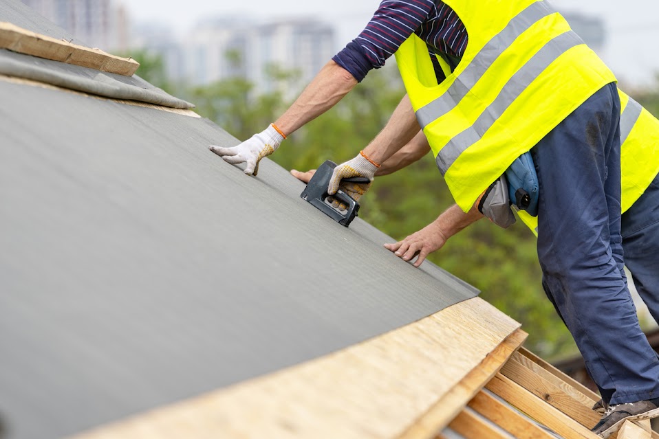 Whether you are looking for a new roof or roof repair, Roof-Life Construction is here for all your Roofing needs! rooflifeinc.com #NewRoofInstallation #ReRoofing #RoofMaintenance #RoofLeakRepairs