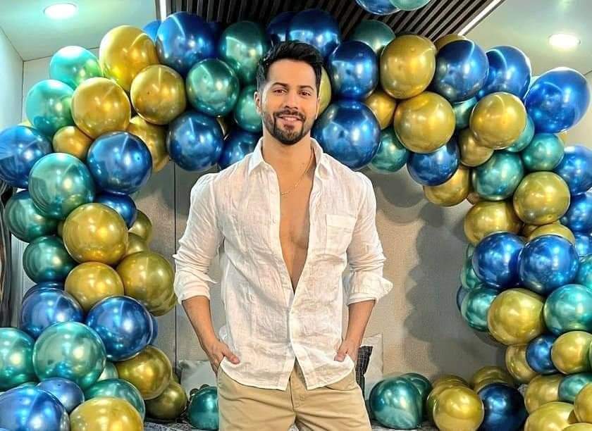 kayaldevaraj's tweet photo. April 24th
Happy Birthday Varun Dhawan. Many more happy returns of the day and Wish you a fabulous year ahead with all love, happiness and success.
#HBDVarunDhawan #Varun #HappyBirthdayVarunDhawan #HappyBirthdayVarun
#HBDVarun #VarunDhawan
Best Wishes @Varun_dvn Sir https://t.co/XaBUgclqXX