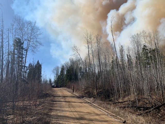 Wildfire MWF012, located approximately 4.5 km east of Saprae Creek Estates in the Fort McMurray forest area is now classified as being held. The evacuation alert has been lifted. Find more information on MWF012 here: srd.web.alberta.ca/fort-mcmurray-….