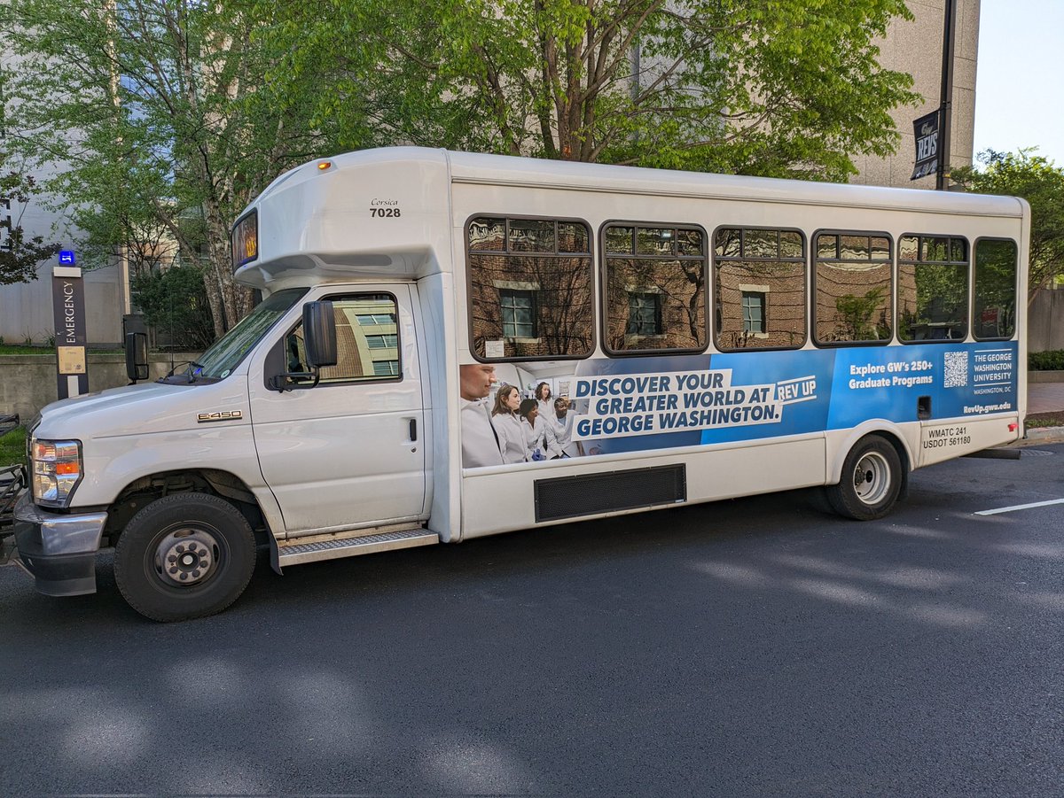 Spotted members of @RebeccaLynchLab representing scientific innovation on the @GWtweets Foggy Bottom-Mt. Vernon campus shuttle!