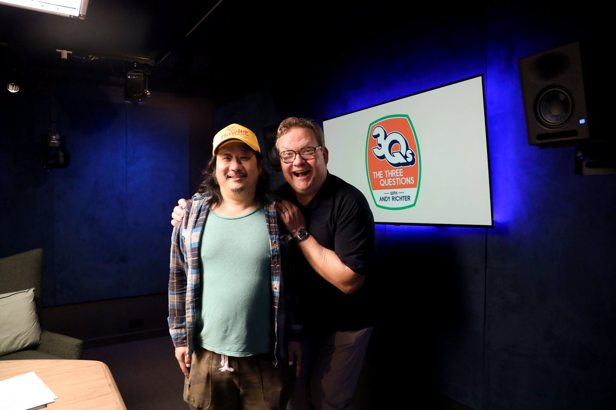 Today on #ThreeQuestions comedian @bobbyleelive joins @AndyRichter to discuss the family wig shop, laughing through trauma, trying crystal meth around 12 years old, how one amazing AA sponsor led him to comedy, and more. Listen: listen.teamcoco.com/VdnGSzQT