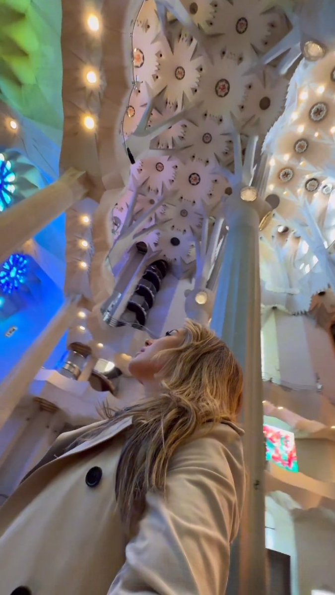amandinha_btt's tweet photo. Amanda na Sagrada Família!! 🧡🇪🇸
@draameirelles #DocBar https://t.co/X9LMkduAbE