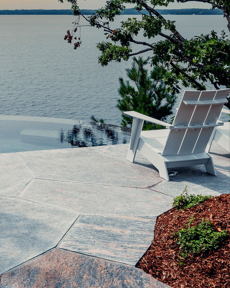 A seamless transition from patio to pool to lake. 🌊

📲 Rockscape.ca

#rockscape #landscapedesign #rockwork #cottagelife #muskoka #ontariolandscaping #muskokalakes #landscapeinspo  #granitesteps  #stonework #flagstone #patio