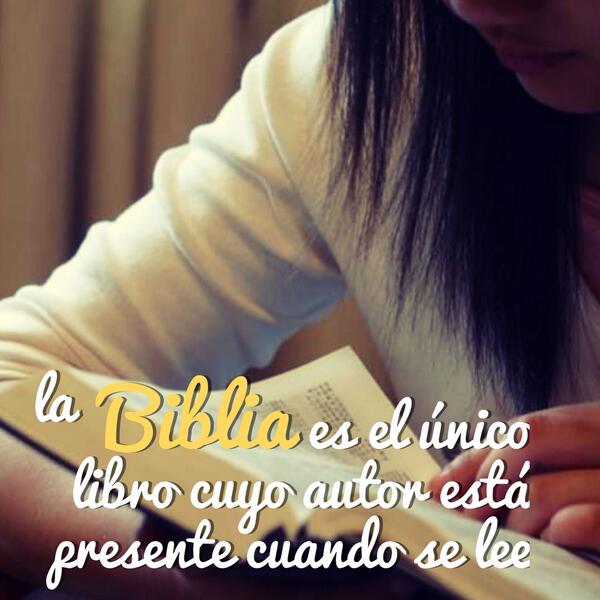 lavozdexela's tweet image. 𝗗Í𝗔 𝗠𝗨𝗡𝗗𝗜𝗔𝗟 𝗗𝗘𝗟 𝗟𝗜𝗕𝗥𝗢 | 𝗟𝗮 𝗕𝗶𝗯𝗹𝗶𝗮, es el libro más difundido de toda la historia, se ha traducido total o parcialmente, a más de dos mil idiomas.
#DíadelLibro2023 
📲La Voz de Xela