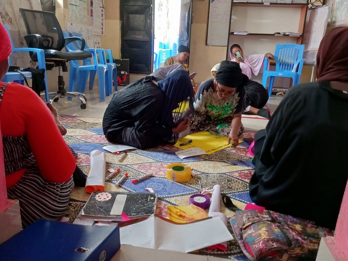Zai_Kim3's tweet photo. Today, we all crafted stunning charts with our hands, an awe-inspiring experience. The process was truly amazing, each creation brimming with beauty.🦋♥️
@amurtafrica 
@USAID 
#DreamsUSAIDtujitegemee https://t.co/jZhLOLZcrh