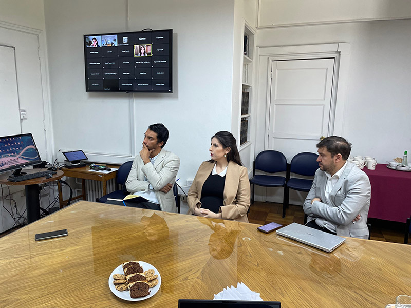 📌Daniela Romero (@ProChile), Renu Rana (Hainan Institute for World Watch), @fsossdorfg (IEI) y José Manuel Morales (IEI), participan en conversatorio 'Repensando la #India 🇮🇳en el escenario geopolítico y económico actual', organizado por el @ieiuchile.