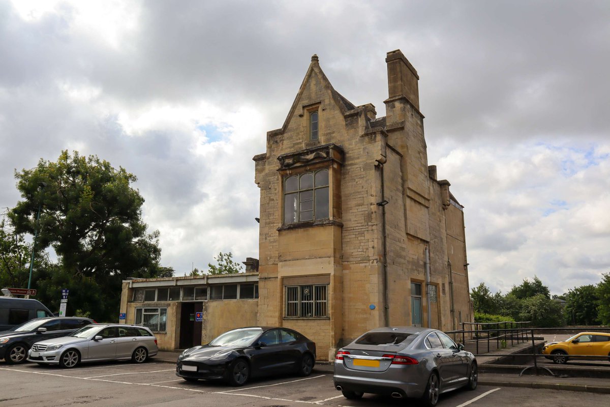 🚂 FINAL CALL FOR INVESTORS! 🚂 We are looking for businesses and organisations with creative plans to restore the Old Station building in Cirencester. The call for interest closes on Thursday 25 April 2024. Learn more 📰 news.cotswold.gov.uk/news/restorati…