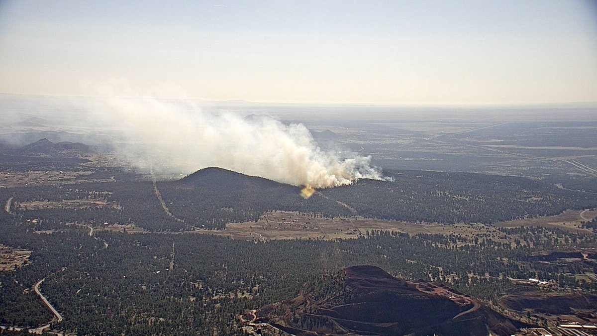 Seeing smoke in East #Flagstaff / #DoneyPark?  It's the Turkey Hills RX burn.  

Image taken from the @CoconinoNF Elden Lookout cam.

fts360overwatch.com/event/647679db…
share.watchduty.org/i/18138