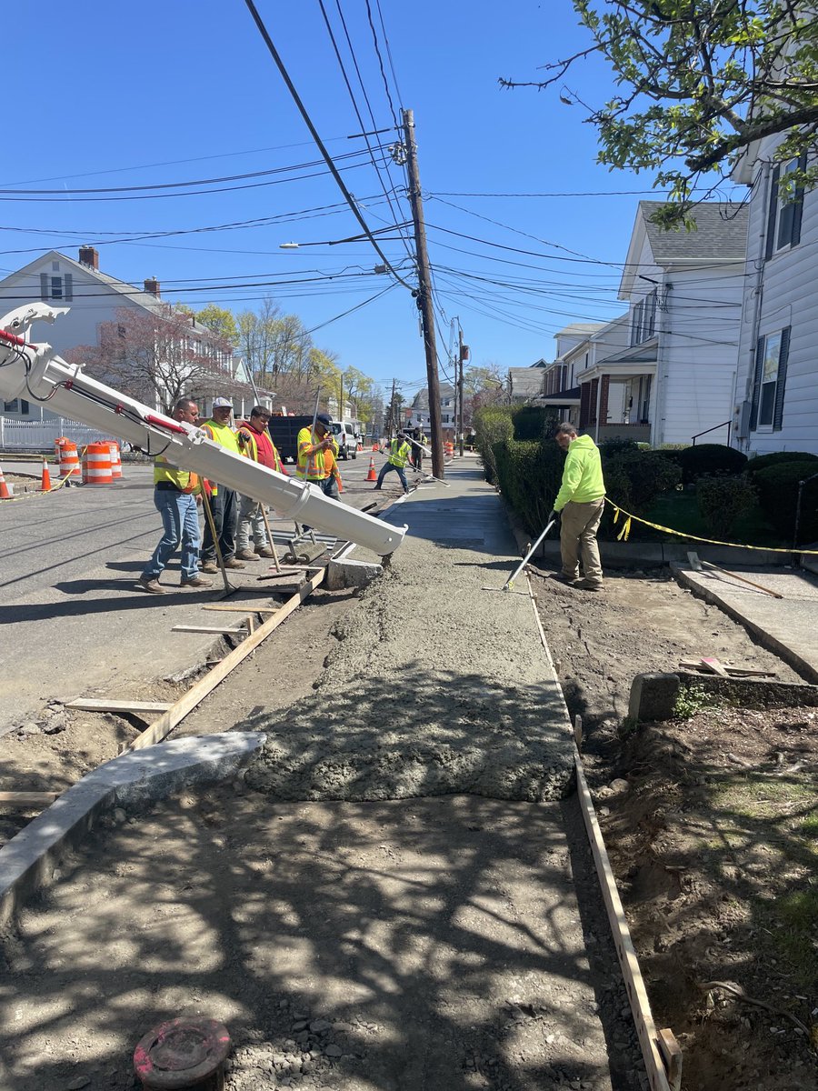 Lots of concrete work scheduled for today on Lincoln Road. #SmoothRoadAhead
