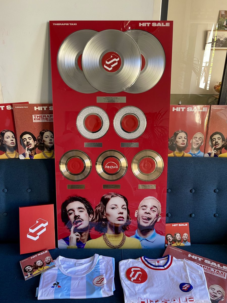 Les ami.es c’est fou, notre album Hit Sale est aujourd’hui certifié triple disque de platine💿💿💿. Ça fait chaud au cœur de savoir qu’il vous accompagne toujours ❤️ On espère que vous vous portez bien et un grand merci à tous 🫶