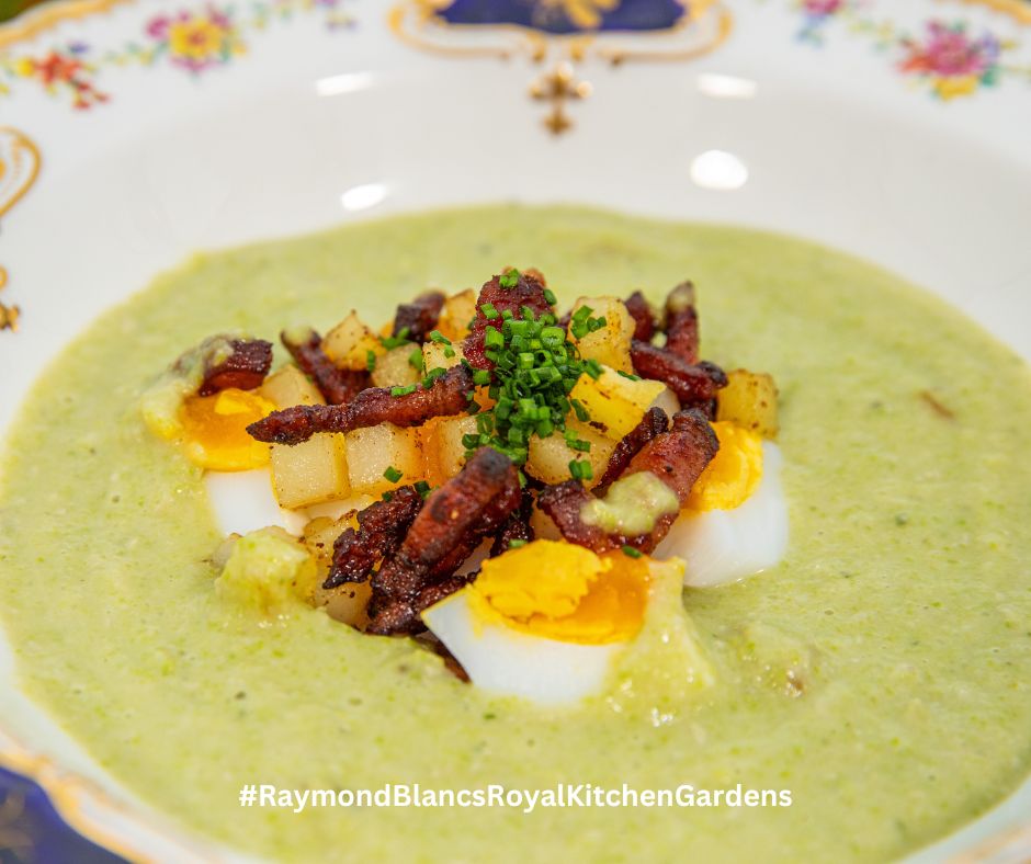 Looking back at Sunday's episode of my new series - would you pick my #Aubergine #Parmigiana or Tom's Potato and Broad bean #soup? Both delicious - I can confirm!!🤣 Comment below 😋 Catch-up on the series #RaymondBlancsRoyalKitchenGardens on @ITVX now -…
