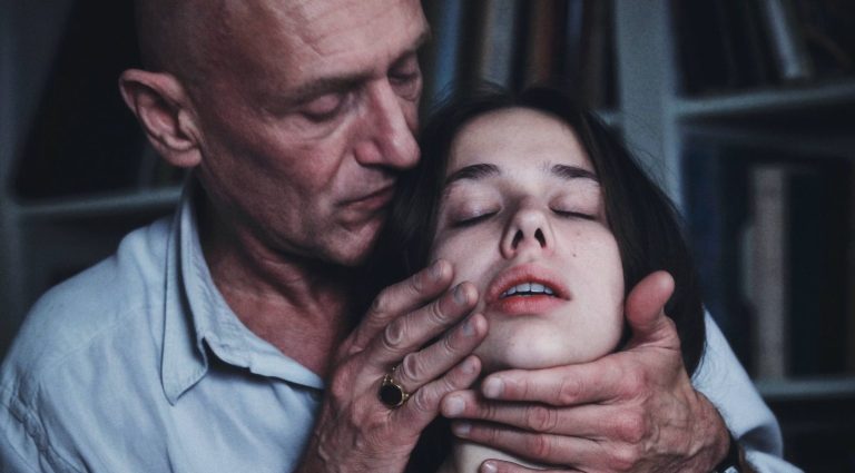 JLPnosolocine's tweet photo. Crítica de la película "El consentimiento" (2023): Denuncia al abuso y la pedofilia en una Francia ochentera. Por Mireia Clapés
https://t.co/sm6kj7U5Ij .@nosolocine_ #vanessaspringora https://t.co/imCkr4n3q0
