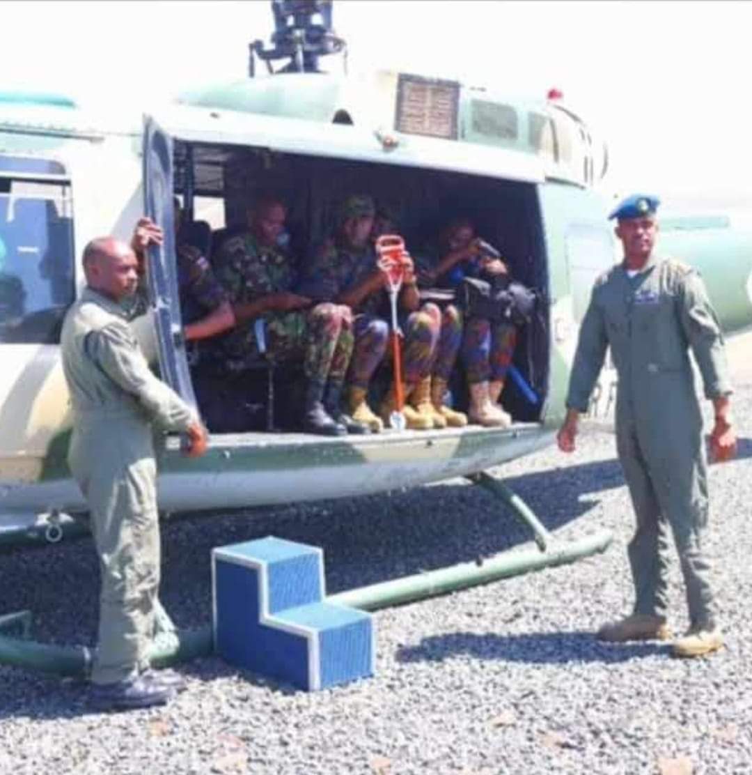 This is purportedly last photo of Gen. Ogolla and the team in the ill-fated KAF helicopter.  We may call this humility, but this not how General should fly.