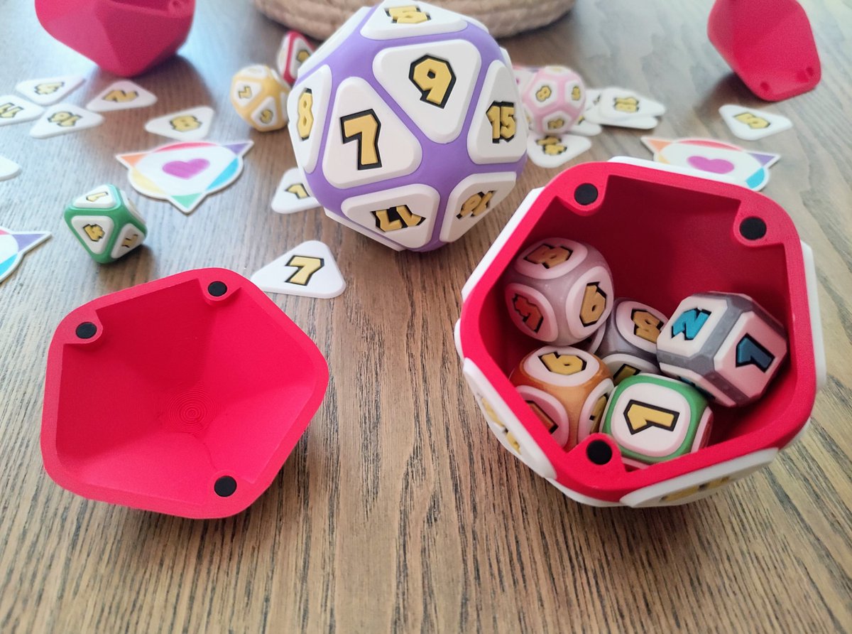 SimplefullCraft's tweet photo. 🎊 Let's celebrate the shop reopening! 🎊
Try to win our new D20 spindown dice box!

💜 Like
🔁 Repost
⭐️ Follow us
🗨️ Comment with the color you want for your box 🌈

🏆 1 winner will be picked on May 7, 2024 at 5pm (CEST)
🤖 No bots/farming account allowed

Good luck! 🍀 https://t.co/xrTVGXZi7D