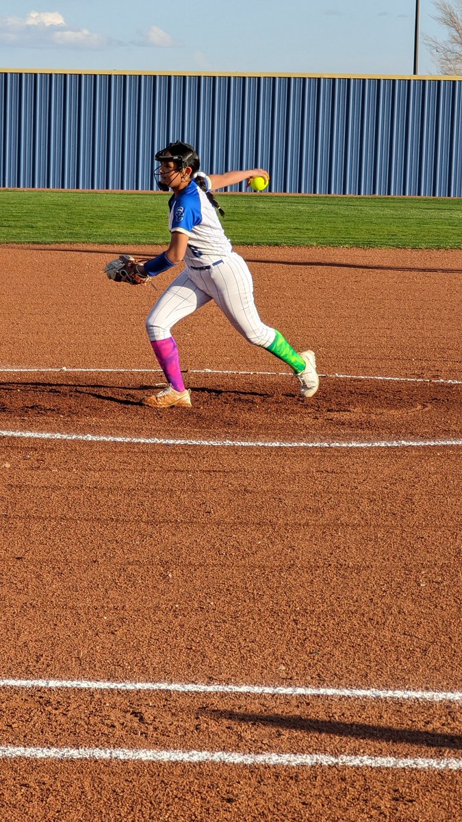 Congratulations to Karla Ramirez for being selected 1st Team All-District 2-4A Pitcher!    

Karla Ramirez C/O 2027

#SEHSthebest
#BringIt
