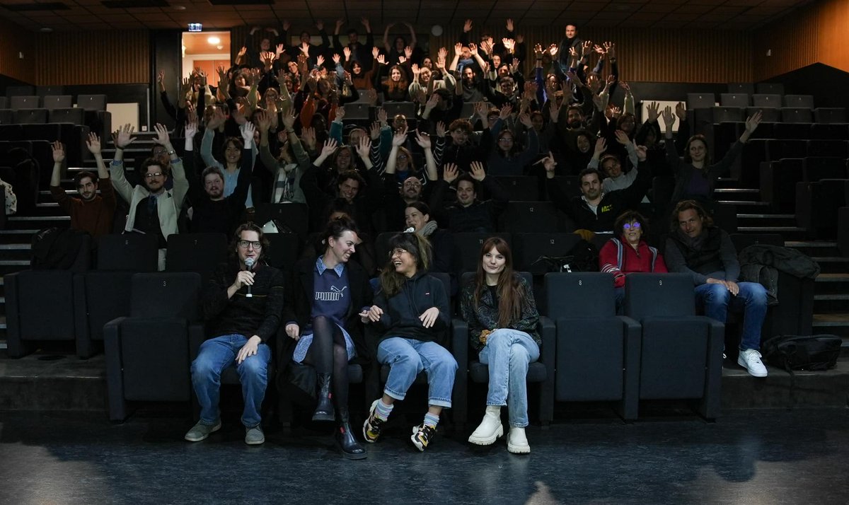 KinetracesAsso's tweet photo. 📷 Souvenirs de notre participation à cette belle soirée de projections, avant les suivantes ?
Merci à Girogirocorto film festival et à Bleu Bahamas pour l'invitation !
@AJ_HIYvesRobert @ParisGrossomodo https://t.co/pXdxEg0ZQL