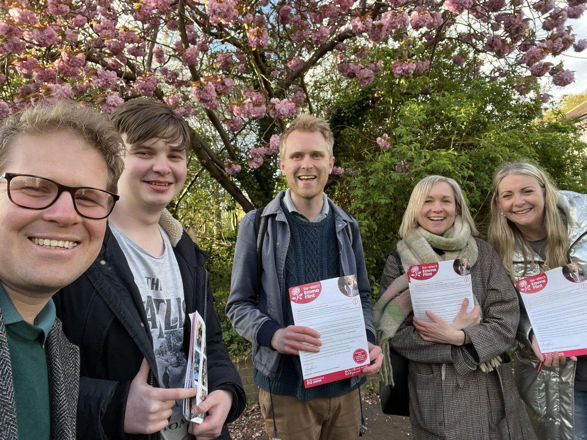 Great to be out supporting @emmaflint18 who has been an elected Councillor in Weetwood ward for 3 years. She is standing for Re Election in these local elections. @alexsobel @TracyBrabin