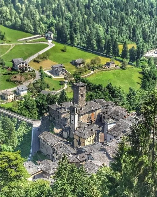 Gromo: uno dei borghi medievali più belli d’Italia (Bergamo) A.Carbone📷