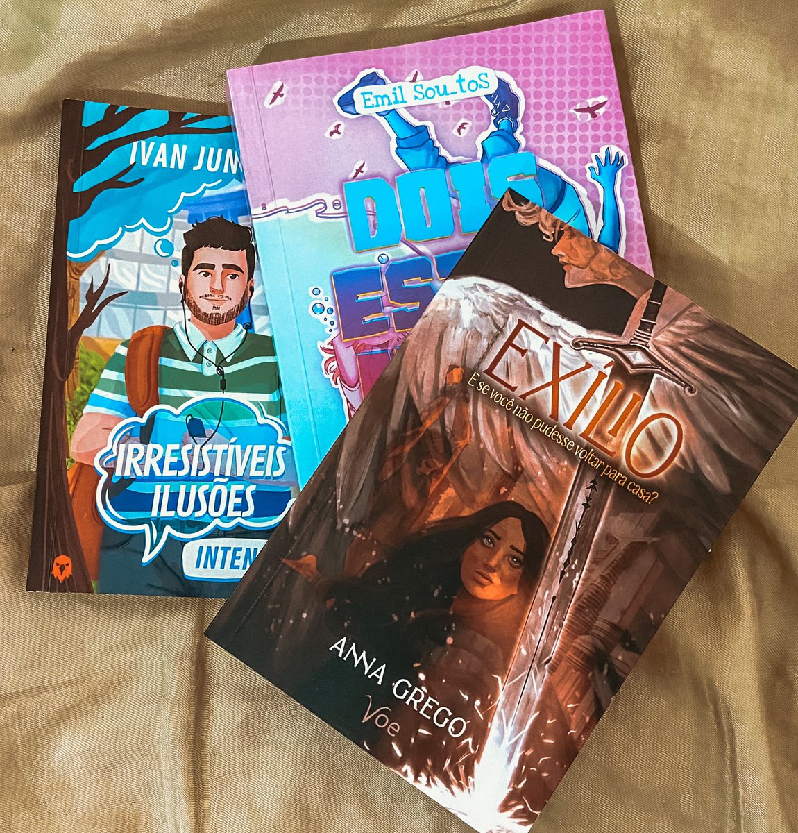 Flyvinho, papagayo drácula tweet media