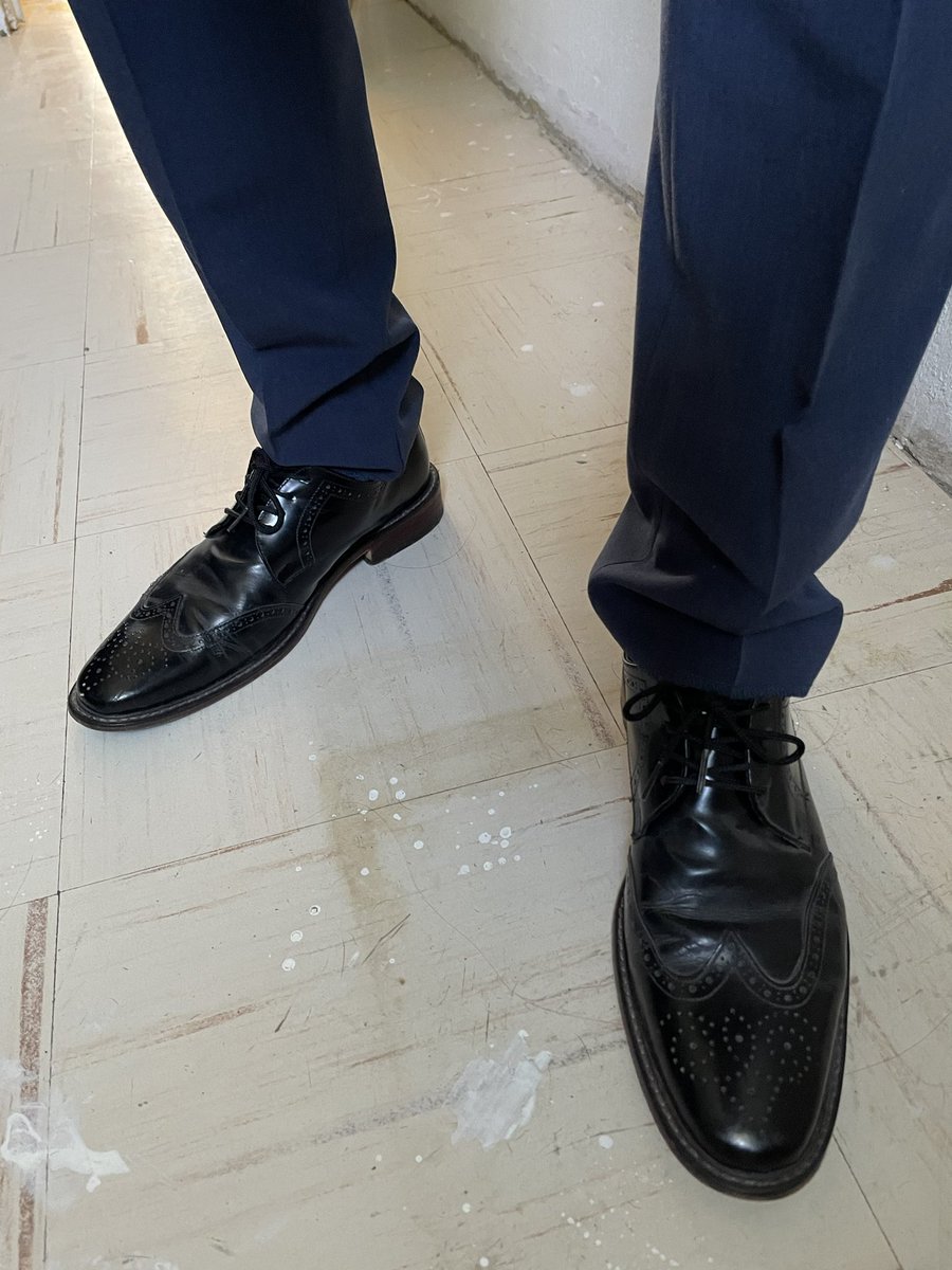 ElioSuited's tweet photo. Mi traje azul que usé hace unas semanas para una boda. 🥵 https://t.co/UOLYdO5AOQ
