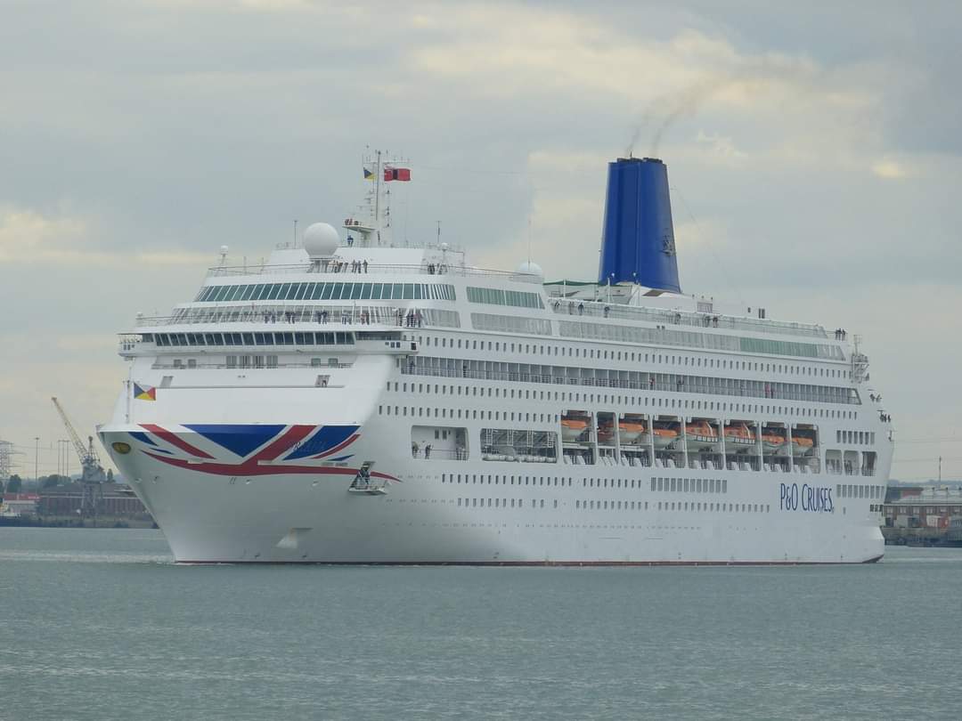 nauticallyspeak's tweet photo. #OnThisDay - 23rd April 2017 and the former @pandocruises #Oriana departs Southampton at the beginning of another cruise..🚢📸⚓🇬🇧

#pandocruises #oriana #southampton #april2017 #cruiseship #memories #nauticallyspeaking https://t.co/gsEkmmM1Nu