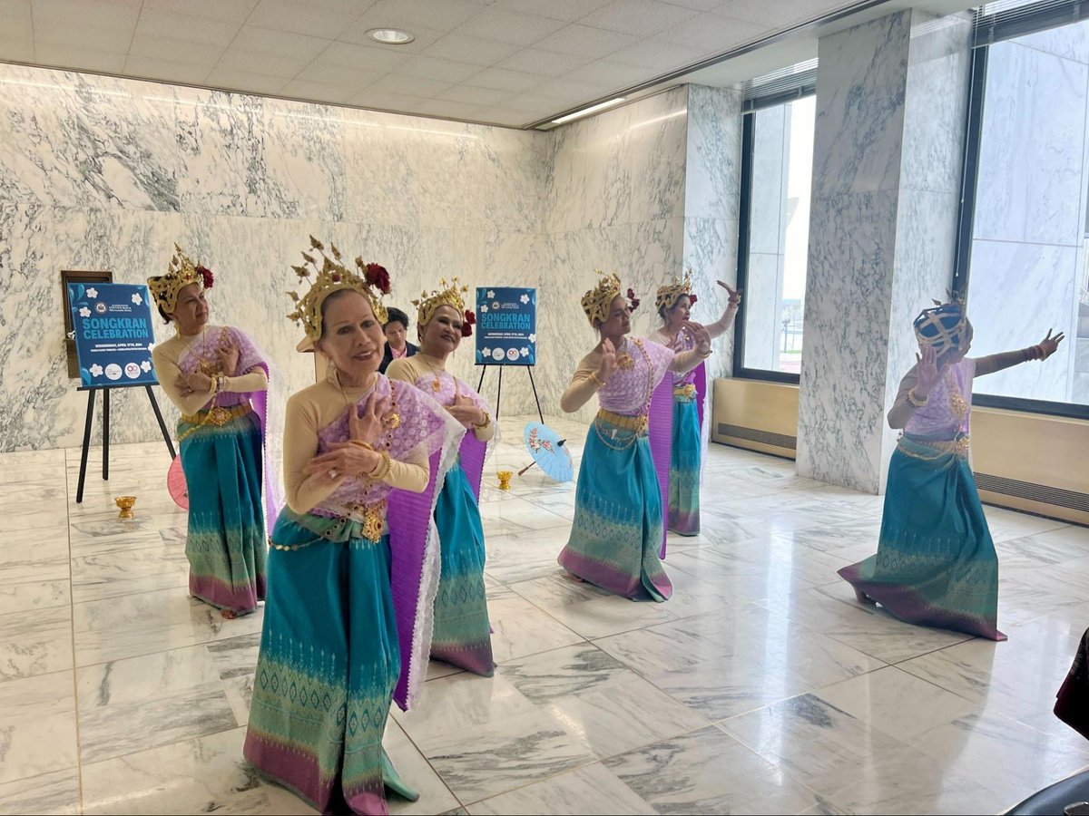 Thank you @RagaForQueens for organizing Albany's first-ever Songkran celebration last week! For millions of Southeast Asians, this holiday signifies the traditional start of the new year and a time for unity & forgiveness. It was an honor to recognize it at our state’s capitol!