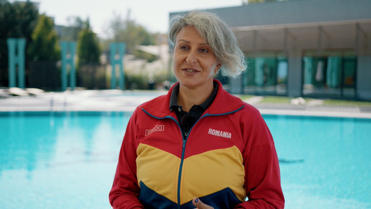 nineoclock.ro A gesture of hope! Beatrice Câșlaru, multiple swimming champion, donated her first European medal in the MedLife program for free genetic testing for children with cancer -  nineoclock.ro/2024/04/23/a-g…